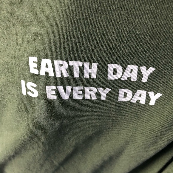 Earth Day t shirt - Picture 4 of 6